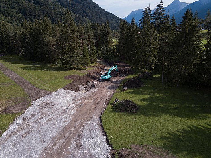 Beginn der Grabungsarbeiten am bestehenden Nebenarm.