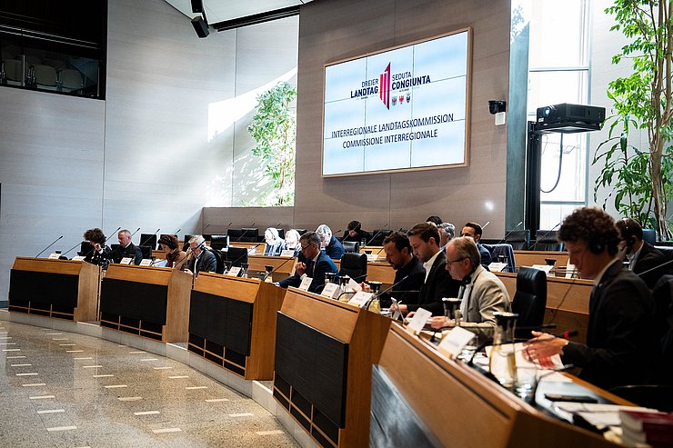 © Tiroler Landtag/Christanell Sämtliche 20 eingebrachten Anträge wurden für die Behandlung im Dreier-Landtag 2025 zugelassen.