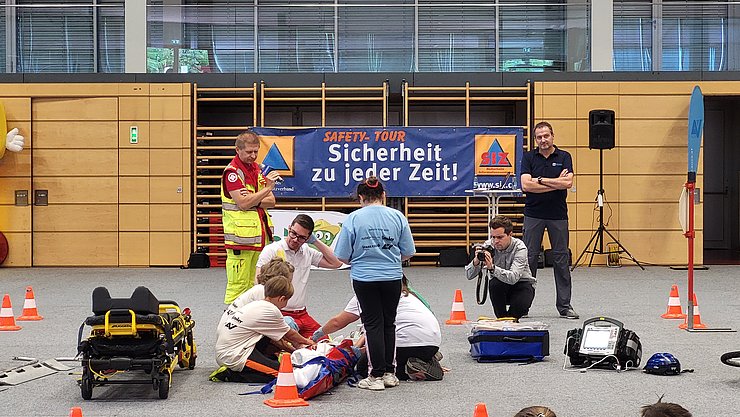 Vorführung Fahrradunfall durch den Samariterbund