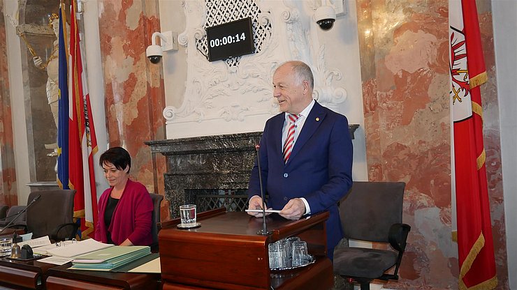 Bundesratspräsident Ingo Appé bei seiner Ansprache im Tiroler Landtag mit LTPin Sonja Ledl-Rossmann