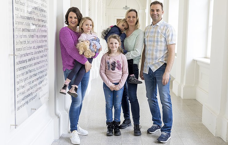 Familienlandesrätin Astrid Mair: "Zahlreiche Vergünstigungen mit dem Tiroler Familienpass auch im Winter." 