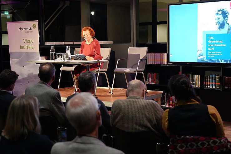 © Land Tirol/Sidon Kriemhild Buhl liest aus ihrem Buch „Mein Vater Hermann Buhl“.