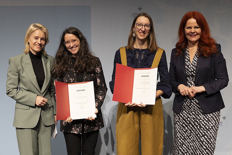 Gruppenfoto mit Nachwuchsforschern der Pädagogischen Hochschule Tirol.