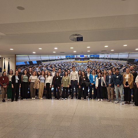 Studentinnen und Studenten besuchen die EU-Kommission.. 