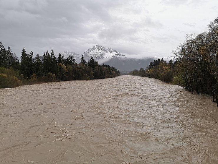 © Land Tirol/Reiter Drei Tage nach Fertigstellung der Arbeiten wären keine Arbeiten im Lechbett mehr möglich gewesen.