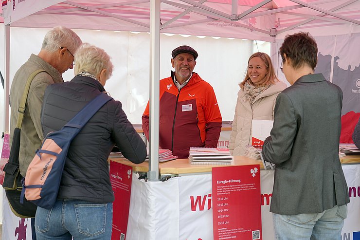 Auch der Euregio-Stand war im Mittelpunkt des BesucherInnen-Interesses.