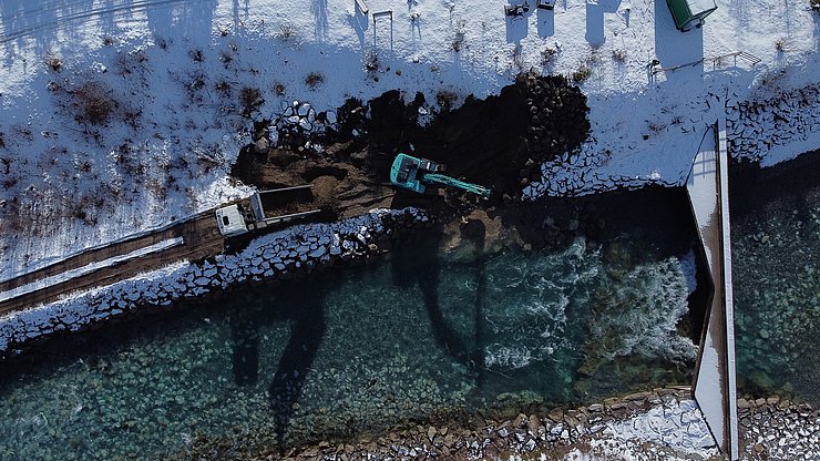 © Land Tirol/Reiter Die schadhafte Uferverbauung wird saniert.