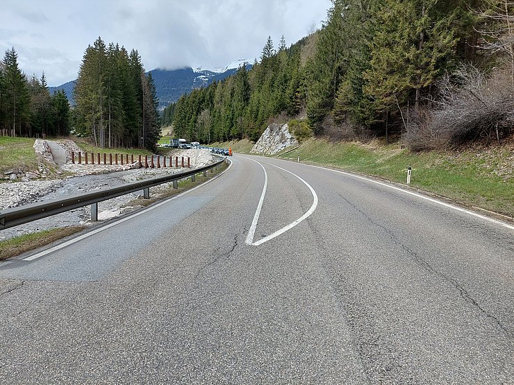 © Land Tirol Straße auf B 179 Fernpassstraße, Blick Zufahrt Obergarten Richtung Reutte.
