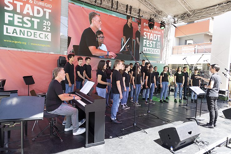 © Land Tirol/Die Fotografen Musikgruppe auf der Bühne