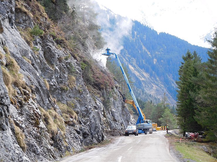 © Land Tirol Bohrarbeiten für Sprengvortrieb