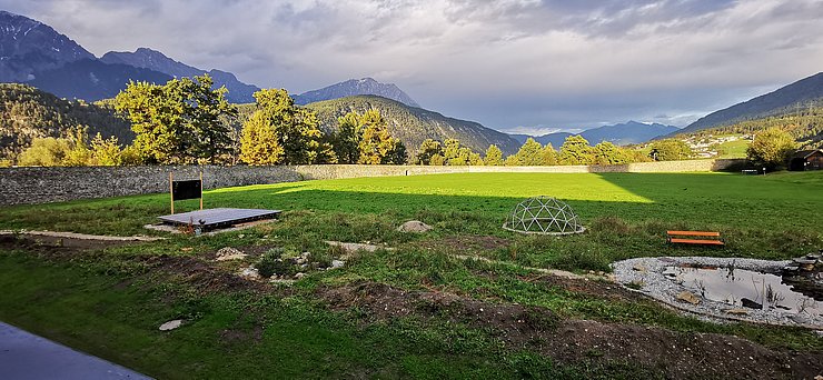 Die SchülerInnen des Meinhardinum Stams haben einen Gemeinschaftsgarten angelegt, der auch ein wichtiger Teil des Unterrichts geworden ist.