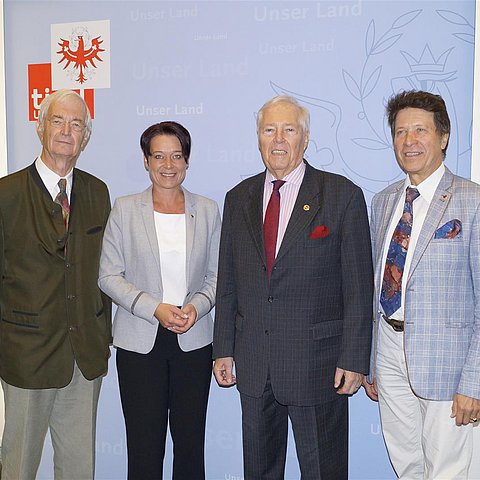 v.l. AÖWB VP Jürgen Em, LTPin Sonja Ledl-Rossmann, AÖWB Präsident Gustav Chlestil und AÖWB VP Werner Götz