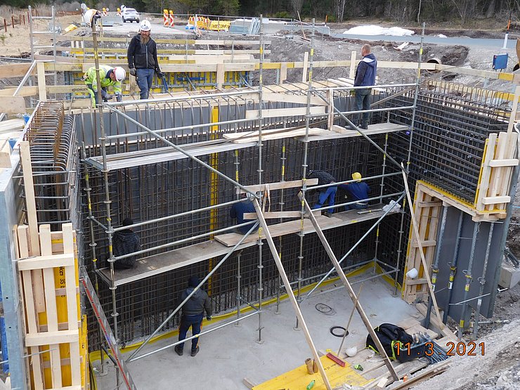 © Land Tirol/Somweber Schalung und Bewehrungsarbeiten der Widerlager