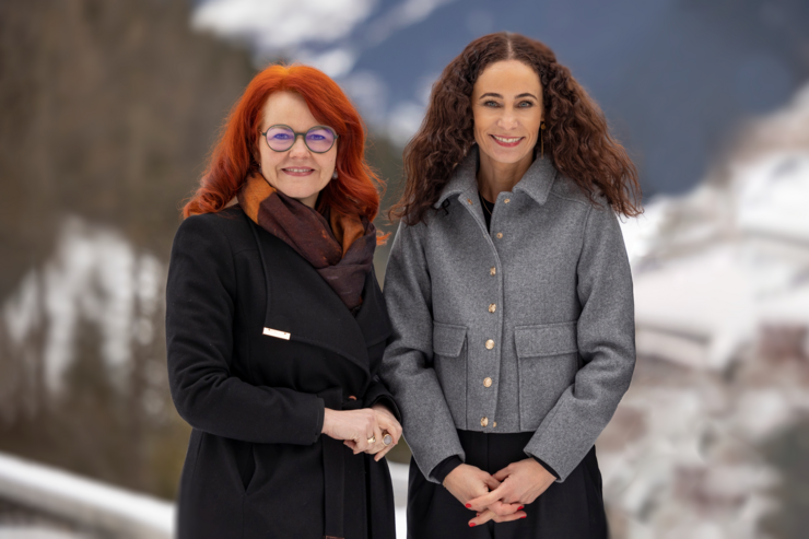 LRinnen stehen nebeneinander