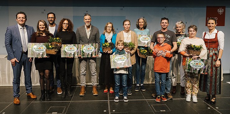 © Tiroler Bildungsforum/Hörtnagl Die Ausgezeichneten aus dem Bezirk Kufstein sind zu sehen.