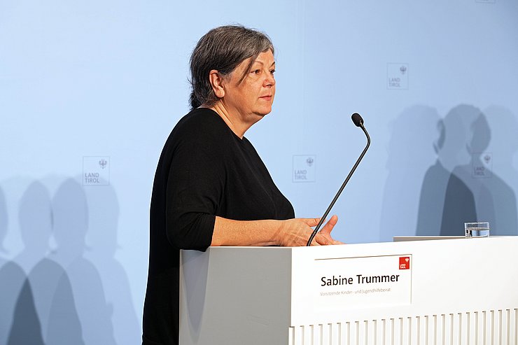 © Land Tirol/Hörmann Trummer am Redepult