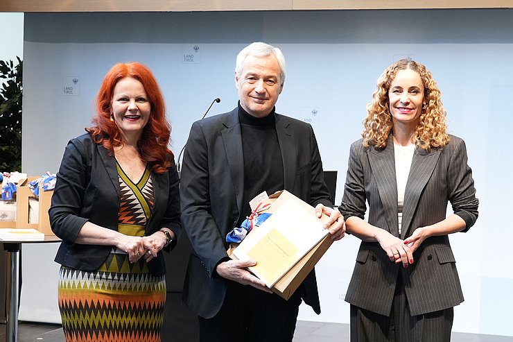 Personen nebeneinander