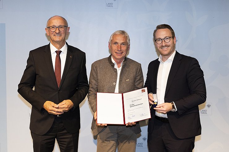 v.l.n.r.: LH Anton Mattle, Hermann Melekusch, 1.LH-Stv. Philip Wohlgemuth