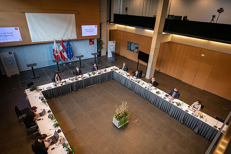 Klausur der Tiroler Landesregierung im Großen Saal. 