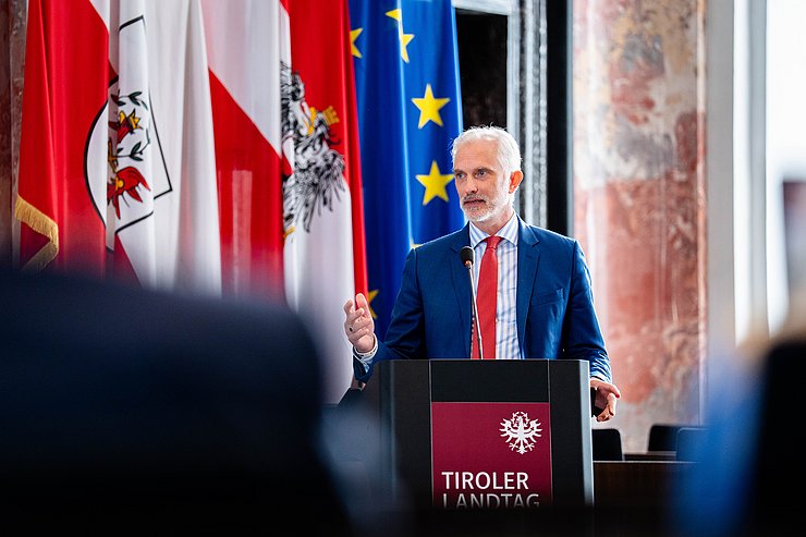 © Tiroler Landtag/Christanell Völkerrechtsexperte Gregor Schusterschitz