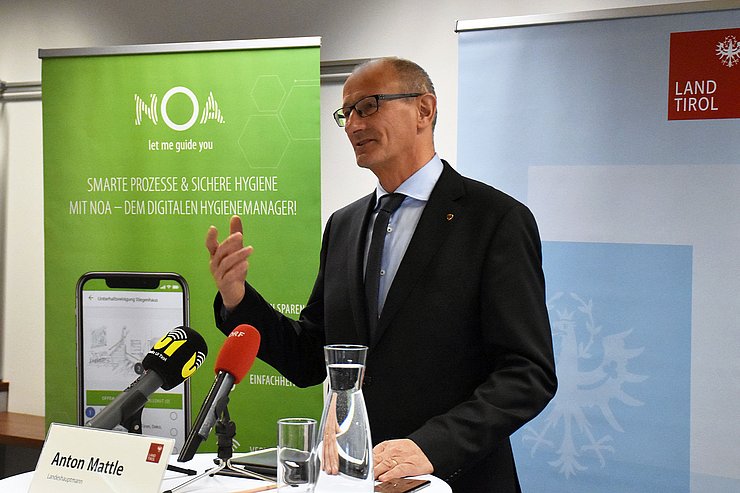 Anton Mattle beim Reden