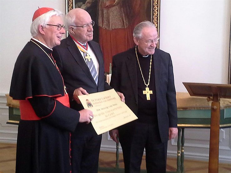 v.l. Erzbischof Lackner, LTP van Staa, Erzbischof Kothgasser