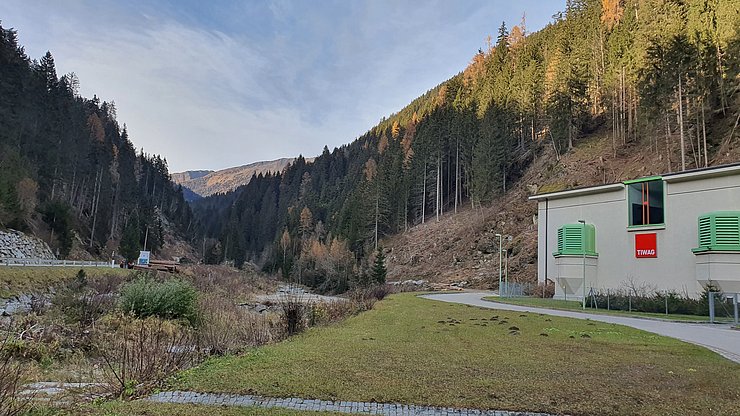 © Land Tirol/BBA Lienz Beim TIWAG-Krafthaus am Schluchtausgang entsteht eine Geschiebesperre, die 50.000 Kubikmeter Material aus dem Villgratenbach zurückhalten kann.
