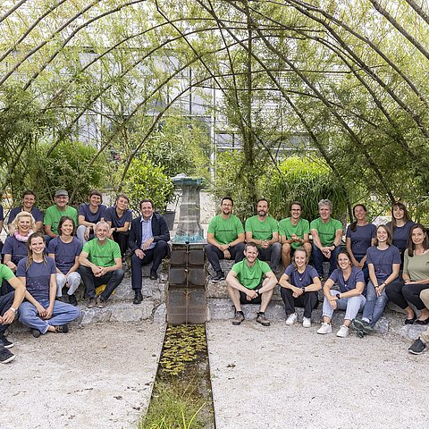 Gruppenbild in Laube