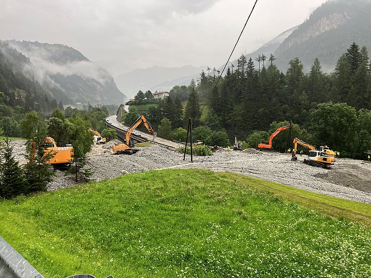 Bild der Mure, Bagger darauf 