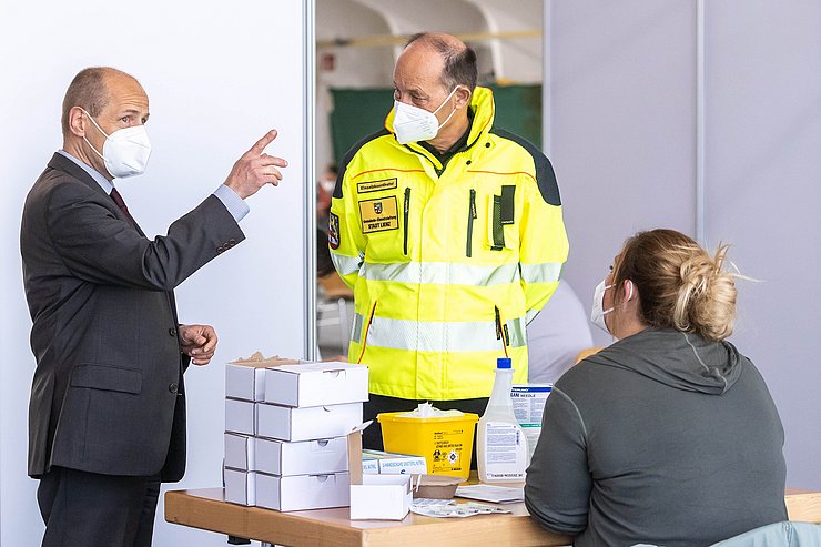 © Land Tirol/EXPA/Johann Groder AUT, Tirol Impft, Impfstrasse Lienz