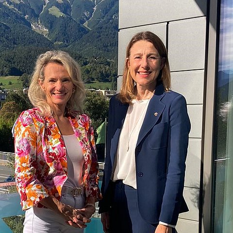 Waltraud Buchberger und Annette Leja