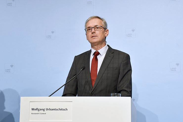 Pressekonferenz Energie Podium