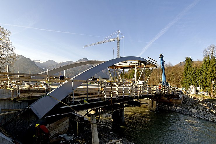 Einbau der Stahl- Tragwerksbögen 21.11.2013