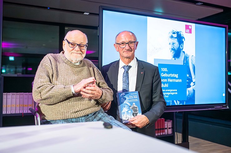 © Peter Neuner-Knabl/Alpenverein LH Anton Mattle mit Bergsteigerlegende Kurt Diemberger.