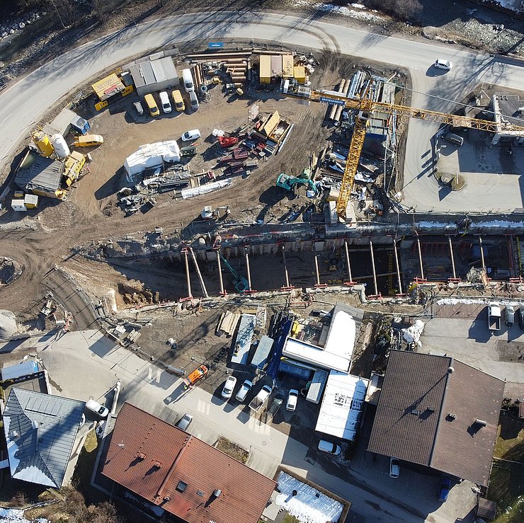 © Land Tirol Die 430 Meter lange Unterflurtrasse an der B 178 Loferer Straße in Scheffau, eines der größten Bauprojekte des Landes Tirol.