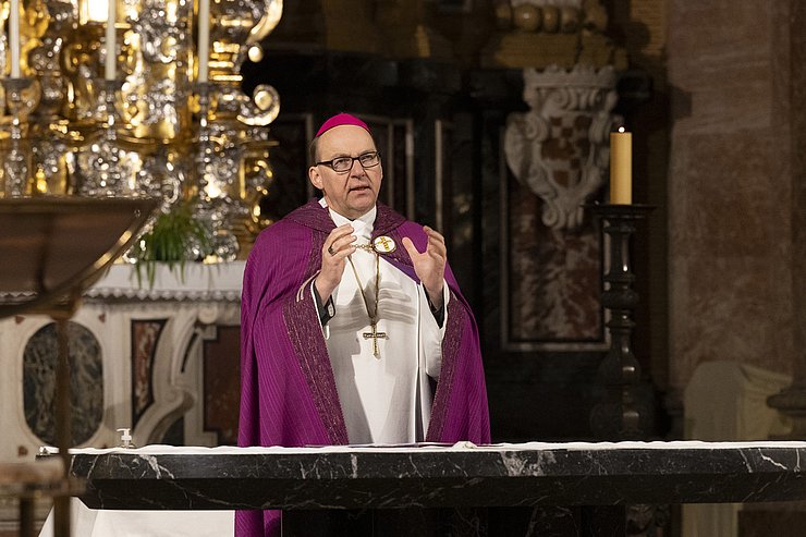 Bischof Glettler bei Friedensgebet