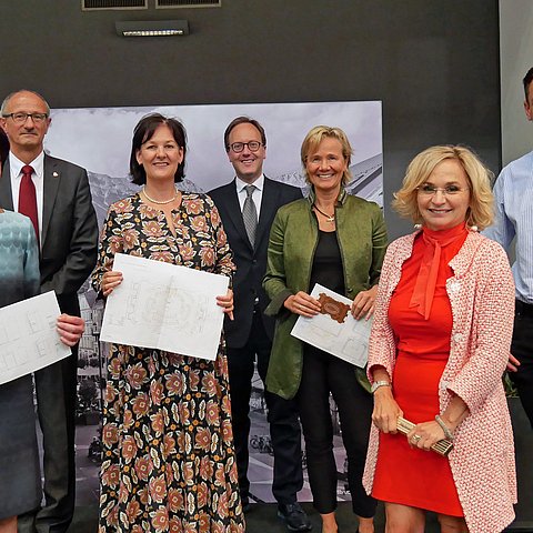 Die Mitglieder der Arbeitsgruppe Saalumbau: (v.li.) LTPin Sonja Ledl-Rossmann, VLTP Toni Mattle, KO Andrea Haselwanter-Schneider, KO Dominik Oberhofer, LA Evelyn Achhorner, LA Elisabeth Blanik, KO Gebi Mair.