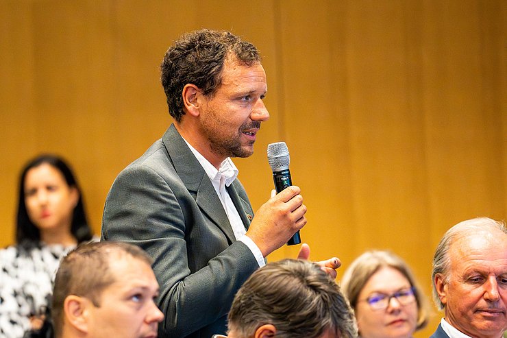 © Landtagsdirektion Tirol/Christanell Florian Riedl, Vorsitzender des Verkehrsausschusses, bedankte sich bei den ExpertInnen für ihre Erfahrungsberichte und Anregungen an die Politik.