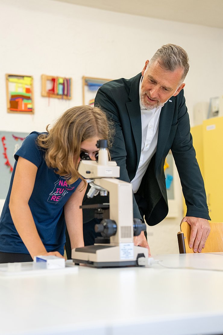 © Land Tirol/Järvinen GF Simon Meinschad in der MS Kematen