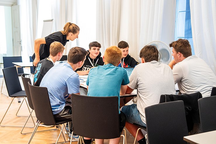 Rund 450 SchülerInnen aus ganz Tirol nahmen an der Demokratielandschaft 2024 teil.