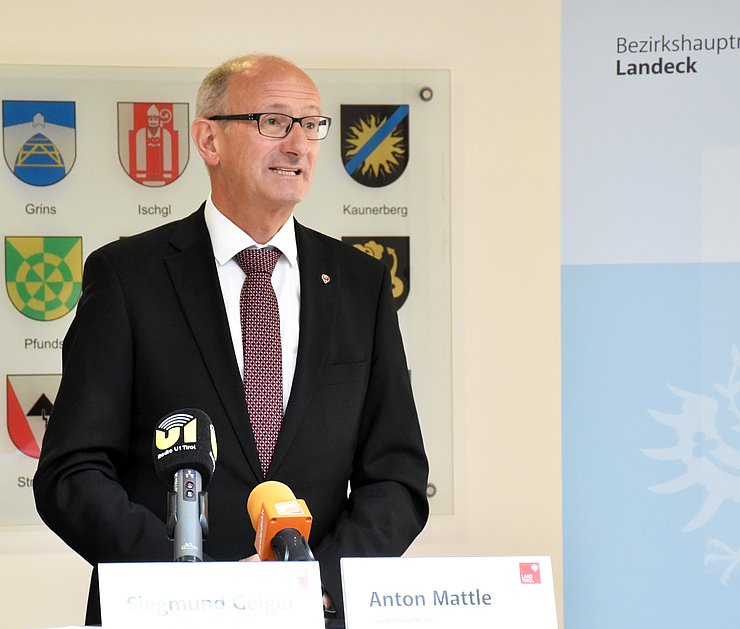 © Land Tirol/Milicevic LH Mattle hält eine Rede