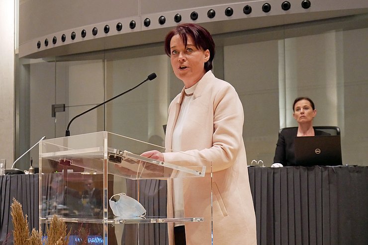 LTPin Sonja Ledl-Rossmann erinnerte an den Auszug der Südtiroler Abgeordneten vor 100 Jahren.