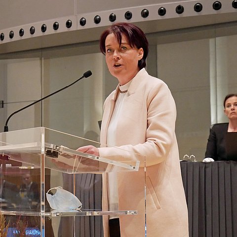 LTPin Sonja Ledl-Rossmann erinnerte an den Auszug der Südtiroler Abgeordneten vor 100 Jahren.