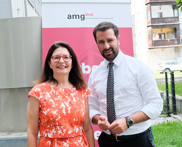 Dornauer und Kendlbacher nebeneinander stehend