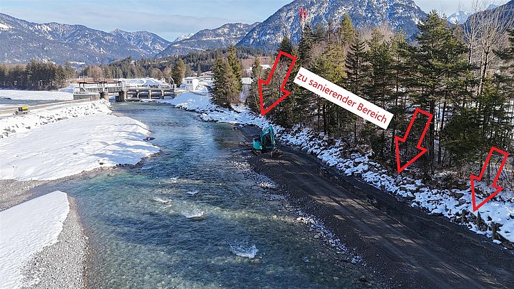 © Land Tirol/Reiter Die Baustraße entlang der zu sanierenden Längsverbauung wird geschüttet.