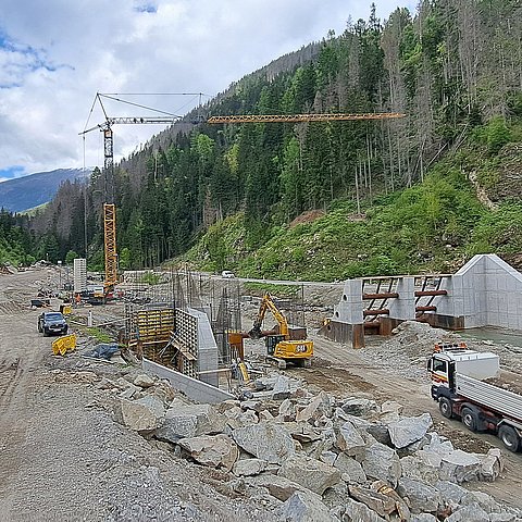 Die Arbeiten am zweiten Bauabschnitt des Projekts Hochwasserschutz Villgratenbach schreiten zügig voran. 