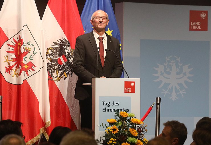 Bild von LH Mattle bei seiner Rede.