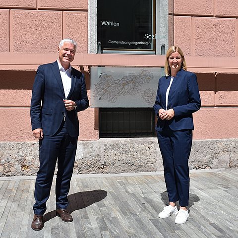 Bezirkshauptmann und neue Bürgermeisterin