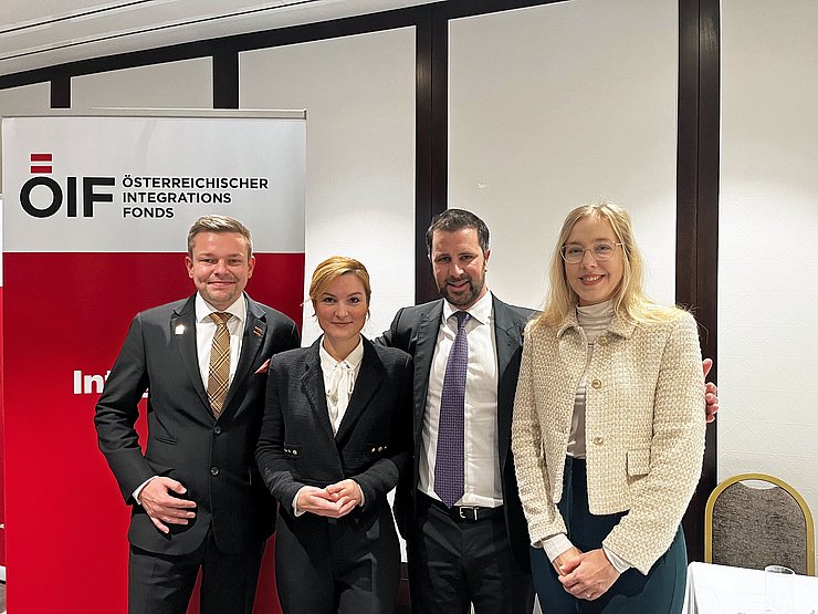 © Land Tirol Gruppenfoto bei der Karriereplattform mit Dornauer, Thiedemann, Ivkic und Hildner