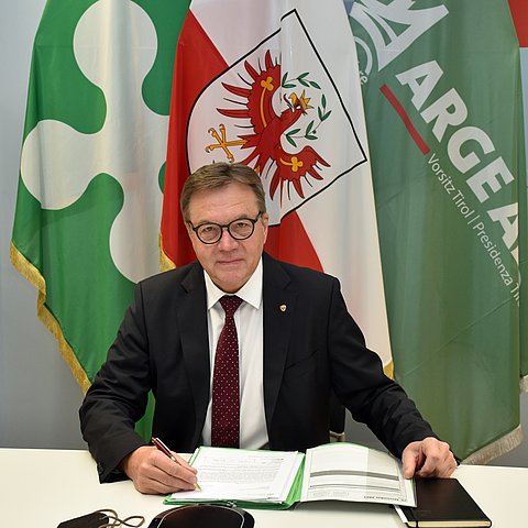Landeshauptmann Platter führt im Jahr 2022 den Vorsitz über die Arge Alp.